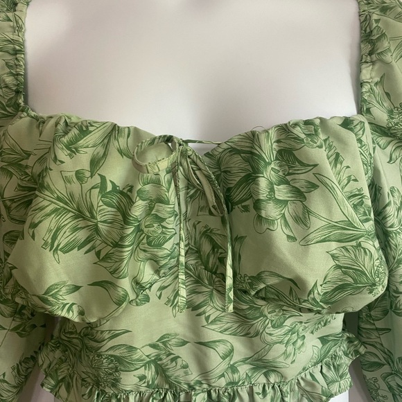 Eloquii Apple Green Puff Sleeve Smocked Back Cropped Blouse NWOT Size 20 SKU0060 - Picture 5 of 11